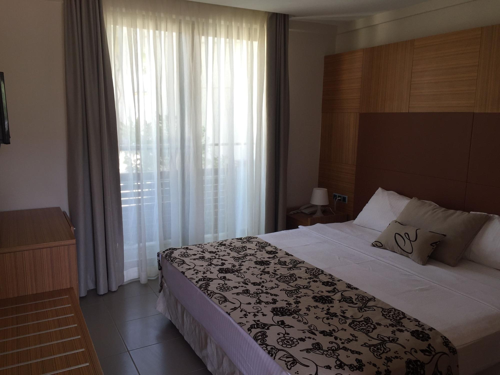 Butikhan Hotel Гюндоган Екстериор снимка
